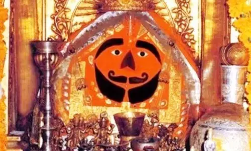 घर क्यों नहीं ले जा सकते मेहंदीपुर बालाजी मंदिर से प्रसाद, क्या है इसका रहस्य? घर क्यों नहीं ले जा सकते मेहंदीपुर बालाजी मंदिर से प्रसाद, क्या है इसका रहस्य?