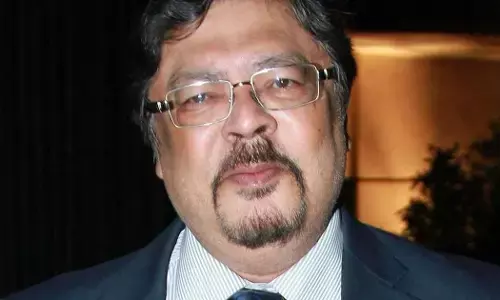 पूर्व सांसद और Pioneer के एडिटर इन चीफ चंदन मित्रा का निधन पूर्व सांसद और Pioneer के एडिटर इन चीफ चंदन मित्रा का निधन