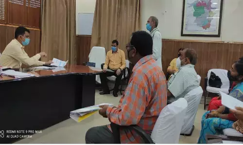 जनता दरबार मे डीएम ने सुनी फरियाद जनता दरबार मे डीएम ने सुनी फरियाद