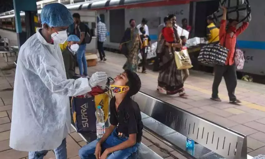 देश में बीते 24 घंटे में मिले 42 हजार नए कोरोना संक्रमित, केरल में सबसे ज्यादा केस देश में बीते 24 घंटे में मिले 42 हजार नए कोरोना संक्रमित, केरल में सबसे ज्यादा केस