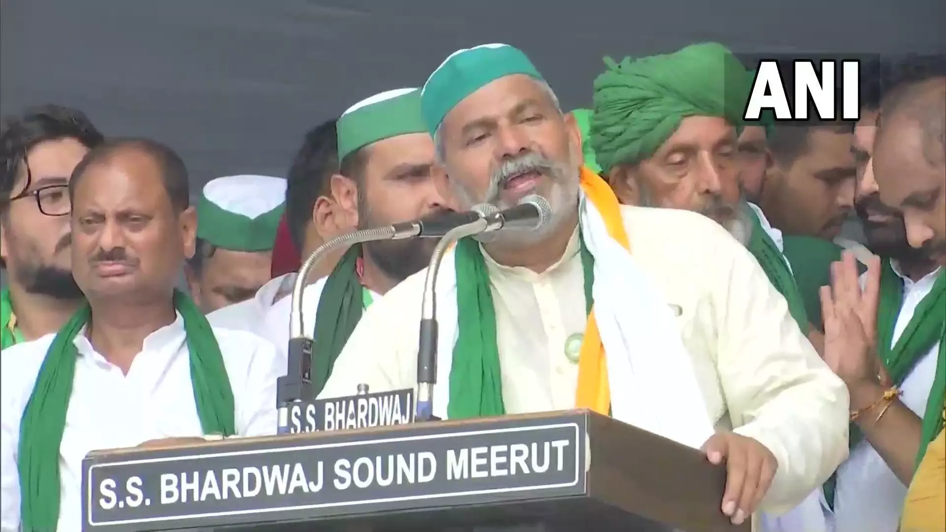मुजफ्फरनगर में राकेश टिकैत ने लगवाए अल्लाह हू अकबर के नारे, मुजफ्फरनगर में राकेश टिकैत ने लगवाए अल्लाह हू अकबर के नारे,