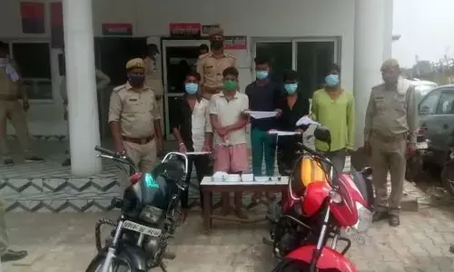 थाना लोनी पुलिस के हत्थे चढ़े पांच शातिर लुटेरे थाना लोनी पुलिस के हत्थे चढ़े पांच शातिर लुटेरे