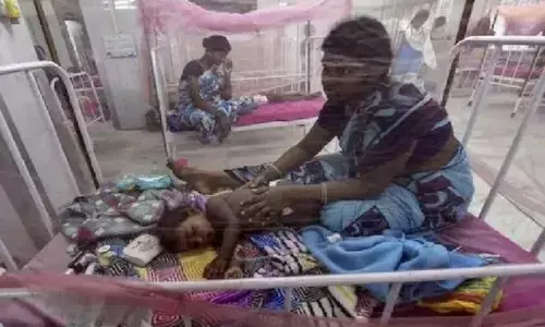 फिरोजाबाद कैसे बना है रहस्यमय बुखार का गढ़, तारीखों में समझें खौफनाक मंजर, आंकड़ों में मौतों में इतना अंतर क्यों? फिरोजाबाद कैसे बना है रहस्यमय बुखार का गढ़, तारीखों में समझें खौफनाक मंजर, आंकड़ों में मौतों में इतना अंतर क्यों?