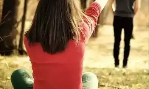 प्रेम में खोयी हुई प्रेमिका ♥️ प्रेम में खोयी हुई प्रेमिका ♥️