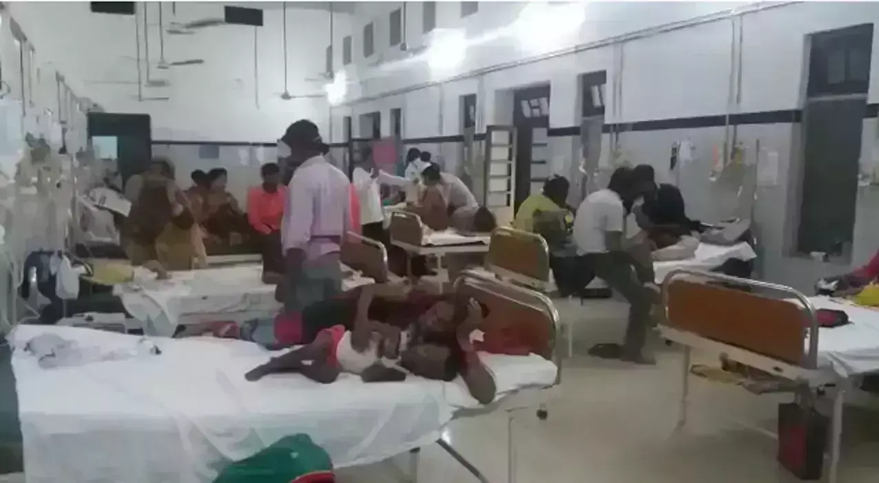 कानपुर: वायरल बुखार से 18 लोगों की हुई मौत,लोग घर छोड़ने को मजबूर कानपुर: वायरल बुखार से 18 लोगों की हुई मौत,लोग घर छोड़ने को मजबूर