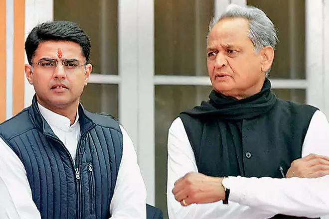 क्या राजस्थान में फिर से कोई नया गुल खिलने वाला है ? क्या राजस्थान में फिर से कोई नया गुल खिलने वाला है ?