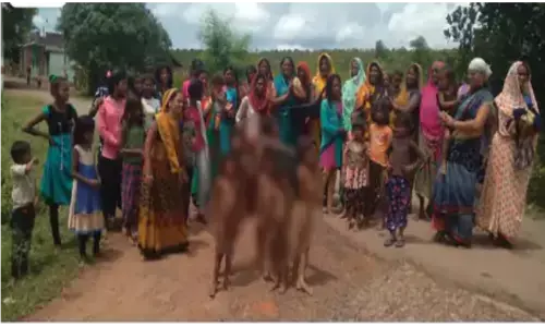 अंधविश्वास में बच्चियों को निर्वस्त्र कर गांव में घुमाया,वजह जानकार हो जाएंगे हैरान अंधविश्वास में बच्चियों को निर्वस्त्र कर गांव में घुमाया,वजह जानकार हो जाएंगे हैरान