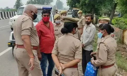 पुलिस सुरक्षा के बीच दुष्कर्म पीड़िता का अपहरण पुलिस सुरक्षा के बीच दुष्कर्म पीड़िता का अपहरण