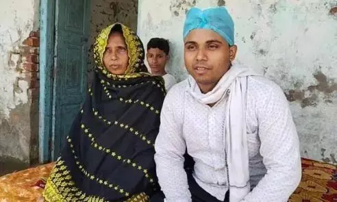 काबुल से लौटे युवक ने वहां के हालात की सुनाई खौफनाक दास्तान, कैसे तालिबान लड़ाकों के बीच बीते 6 घंटे काबुल से लौटे युवक ने वहां के हालात की सुनाई खौफनाक दास्तान, कैसे तालिबान लड़ाकों के बीच बीते 6 घंटे