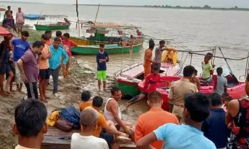 विंध्याचल में बड़ा हादसा: गंगा में नाव पटलने से तीन बच्चों समेत छह डूबे,  दर्शन करने आया था परिवार