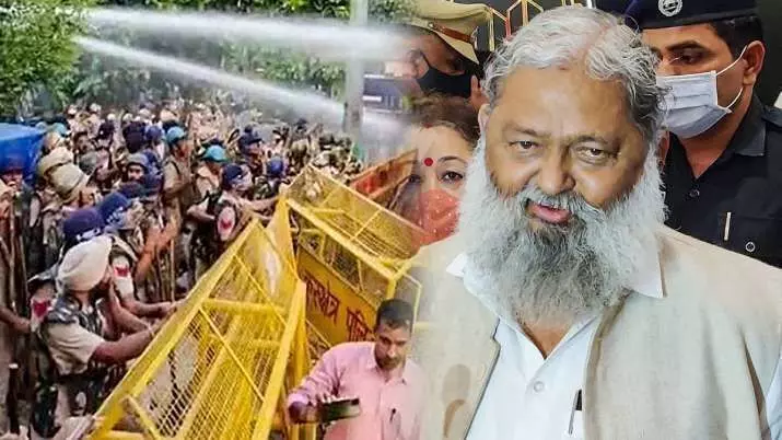 हरियाणा के गृह मंत्री विज बोले- करनाल घटना की जांच करेंगे, किसान दोषी पाए गए तो उनके खिलाफ भी कार्रवाई करेंगे हरियाणा के गृह मंत्री विज बोले- करनाल घटना की जांच करेंगे, किसान दोषी पाए गए तो उनके खिलाफ भी कार्रवाई करेंगे