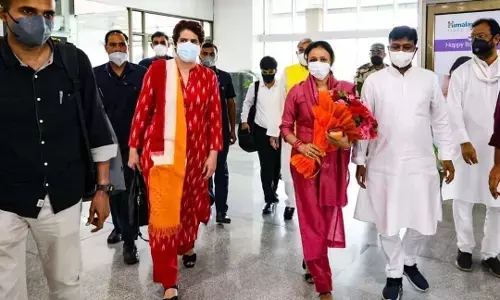 यूपी के दो दिवसीय दौरे पर लखनऊ पहुंची प्रियंका गांधी, इन मुद्दों पर होगा मेगा मंथन यूपी के दो दिवसीय दौरे पर लखनऊ पहुंची प्रियंका गांधी, इन मुद्दों पर होगा मेगा मंथन