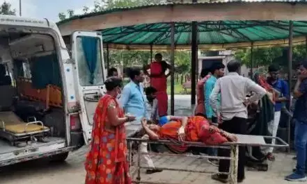 श्रद्धालुओं से भरी ट्राली पलटी, 20 घायल,पांच की हालत गंभीर