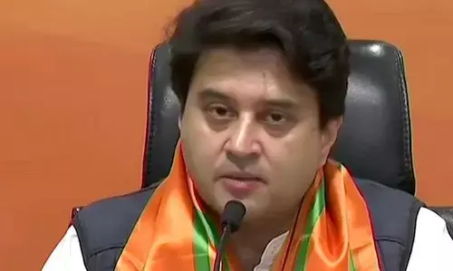 ज्योतिरादित्य सिंधिया ने कुशीनगर सहित 4 शहरों में एयरपोर्ट बनाने का किया एलान ज्योतिरादित्य सिंधिया ने कुशीनगर सहित 4 शहरों में एयरपोर्ट बनाने का किया एलान