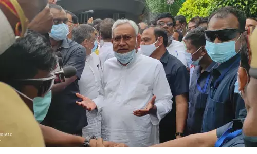 सीएम नीतीश बोले, जेपी और लोहिया के विचारों को पाठ्यक्रमों में शामिल किया जाय सीएम नीतीश बोले, जेपी और लोहिया के विचारों को पाठ्यक्रमों में शामिल किया जाय