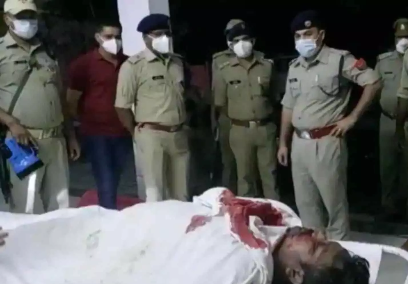 UP: काजल हत्याकांड का मुख्य आरोपी विजय प्रजापति एनकाउंटर में ढेर, एक लाख का था इनाम UP: काजल हत्याकांड का मुख्य आरोपी विजय प्रजापति एनकाउंटर में ढेर, एक लाख का था इनाम