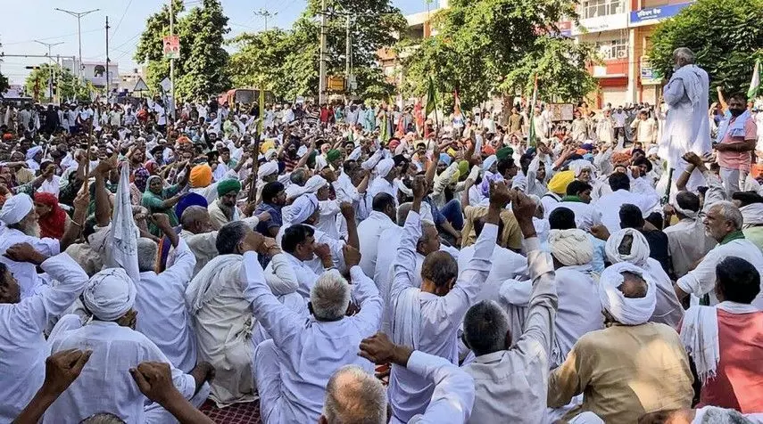 बड़ी खबर : करनाल किसानों और सरकार के बीच गतिरोध खत्म! थोड़ी देर में होगी संयुक्त प्रेस कॉन्फ्रेंस बड़ी खबर : करनाल किसानों और सरकार के बीच गतिरोध खत्म! थोड़ी देर में होगी संयुक्त प्रेस कॉन्फ्रेंस