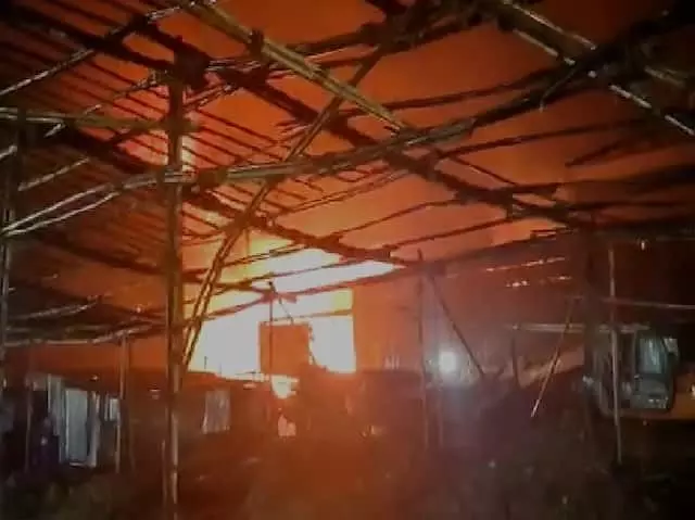 महाराष्ट्र के पालघर में इंडस्ट्रियल एरिया में भीषण आग लगी, पेंट और केमिकल बनाने वाली फैक्ट्री जलकर खाक