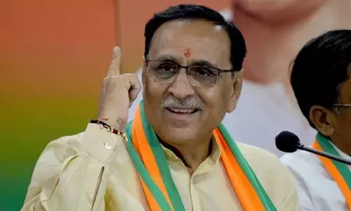 रूपाणी का इस्तीफा, मतलब मोदी वर्सेज शाह