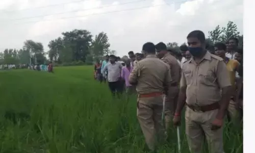 यूपी में अज्ञात बालक और बालिका की गला रेतकर हत्या, गन्ने के खेत मे पड़े मिले अर्धनग्न शव यूपी में अज्ञात बालक और बालिका की गला रेतकर हत्या, गन्ने के खेत मे पड़े मिले अर्धनग्न शव