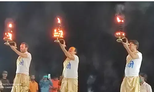 नमामि गंगे अभियान के तहत महाआरती नमामि गंगे अभियान के तहत महाआरती