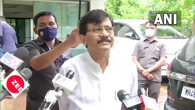 403 सीटों पर लड़ने का ऐलान करने के एक दिन बाद ही शिवेसना का यूटर्न, राउत बोले- 100 सीटों पर उतारेंगे उम्मीदवार 403 सीटों पर लड़ने का ऐलान करने के एक दिन बाद ही शिवेसना का यूटर्न, राउत बोले- 100 सीटों पर उतारेंगे उम्मीदवार