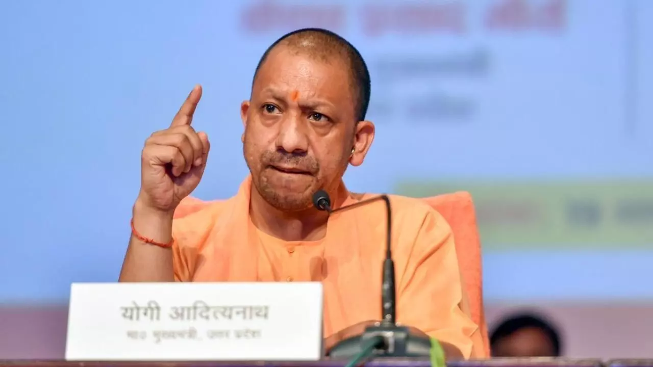 यूपी में पाक की जीत पर जश्न मनाने वालों पर योगी सरकार का बड़ा एक्शन, देशद्रोह का चलेगा केस यूपी में पाक की जीत पर जश्न मनाने वालों पर योगी सरकार का बड़ा एक्शन, देशद्रोह का चलेगा केस