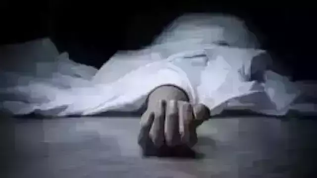 इलाज के अभाव में बच्ची ने तोड़ा दम, परिवार कई घंटे तक अस्पताल के काटता रहा चक्कर इलाज के अभाव में बच्ची ने तोड़ा दम, परिवार कई घंटे तक अस्पताल के काटता रहा चक्कर