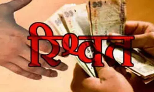रिश्वत मांगने वाले लेखपाल के खिलाफ नहीं हुई कोई कार्यवाही रिश्वत मांगने वाले लेखपाल के खिलाफ नहीं हुई कोई कार्यवाही