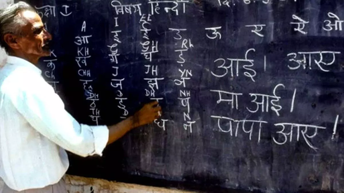 हिन्दी में स्तरीय लेखन क्यों नहीं हो रहा है?