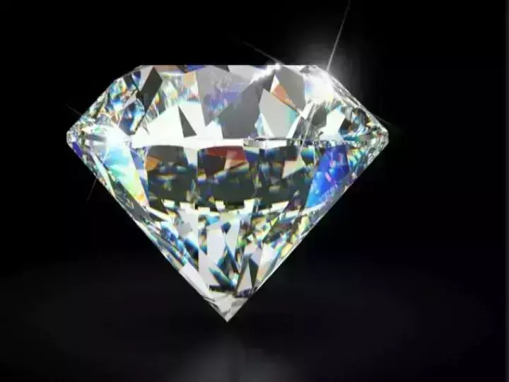 खदान की खुदाई के दौरान मजदूरों को मिला 40 लाख का हीरा खदान की खुदाई के दौरान मजदूरों को मिला 40 लाख का हीरा