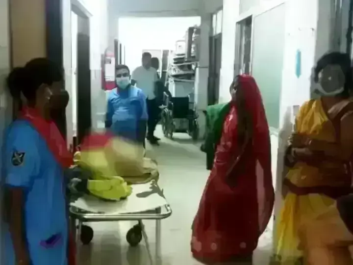 गैस सिलेंडर फटने से तीन बच्चे समेत माँ की हुई दर्दनाक मौत गैस सिलेंडर फटने से तीन बच्चे समेत माँ की हुई दर्दनाक मौत