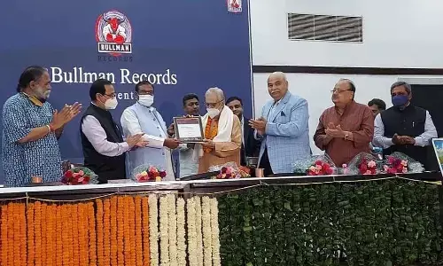 बुलमैन रिकार्ड्स ने देश के पत्रकार है हम गीत का किया जारी बुलमैन रिकार्ड्स ने देश के पत्रकार है हम गीत का किया जारी