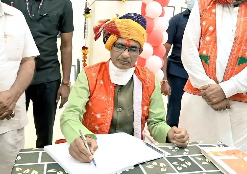 Shivraj Singh Chief Minister Madhya Pradesh government: चर्चा में है शिवराज का नायक स्टाइल!