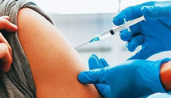 कोविड नियंत्रण के लिए बूस्टर वैक्सीन कितनी ज़रूरी?