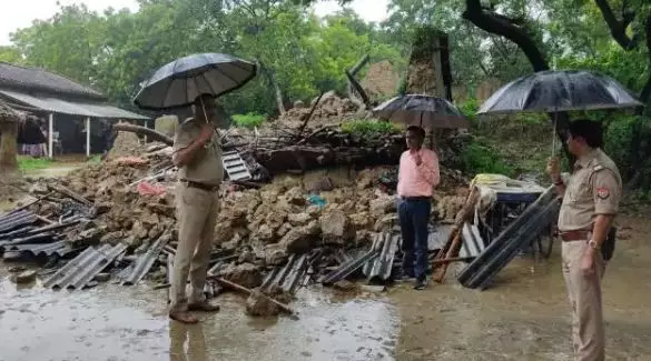 बारिश बनी आफत, मकान गिरने से एक ही परिवार के तीन लोगों समेत चार की मौत