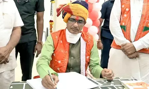 Shivraj Singh Chief Minister Madhya Pradesh government: चर्चा में है शिवराज का नायक स्टाइल! Shivraj Singh Chief Minister Madhya Pradesh government: चर्चा में है शिवराज का नायक स्टाइल!