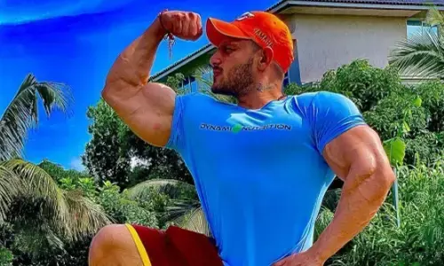 बॉडी बिल्डर मिस्टर इंडिया रह चुके मनोज पाटिल ने की आत्महत्या की कोशिश, अभिनेता साहिल खान पर लगाया ये आरोप बॉडी बिल्डर मिस्टर इंडिया रह चुके मनोज पाटिल ने की आत्महत्या की कोशिश, अभिनेता साहिल खान पर लगाया ये आरोप