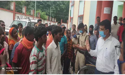 कार्य संस्कृति के साथ कार्यों का निष्पादन करे : डीएम कार्य संस्कृति के साथ कार्यों का निष्पादन करे : डीएम