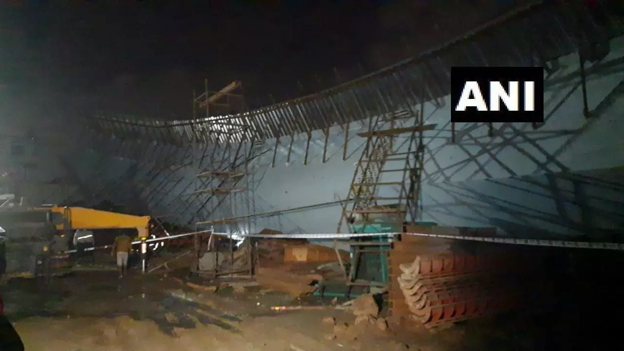 मुंबई में बड़ा हादसा, बांद्रा कुर्ला में निर्माणाधीन पुल गिरा, 13 घायल, रेस्क्यू ऑपरेशन जारी