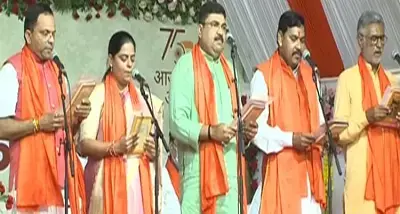 ये नया गुजरात मॉडल है, क्या यूपी पर भी हो सकता है प्रयोग? ये नया गुजरात मॉडल है, क्या यूपी पर भी हो सकता है प्रयोग?