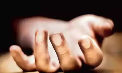 प्रेमिका के घर वालों ने प्रेमी को जिंदा जलाया प्रेमिका के घर वालों ने प्रेमी को जिंदा जलाया