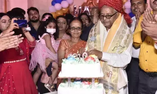 धूमधाम से मनाया गया सुभास पार्टी के राष्ट्रीय अध्यक्ष अशोक श्रीवास्तव का जन्मदिन धूमधाम से मनाया गया सुभास पार्टी के राष्ट्रीय अध्यक्ष अशोक श्रीवास्तव का जन्मदिन