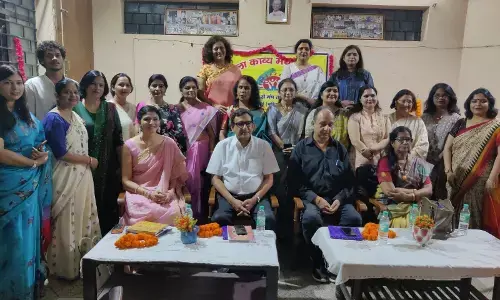 ग़ाज़ियाबाद महिला काव्य मंच की सफल गोष्ठी ग़ाज़ियाबाद महिला काव्य मंच की सफल गोष्ठी