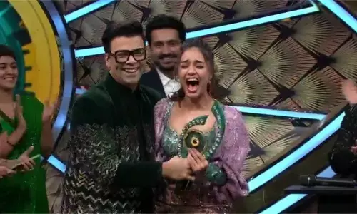 Bigg Boss OTT Winner: दिव्या अग्रवाल ने जीता बिग बॉस ओटीटी के विनर का खिताब, ट्रॉफी के साथ जीते इतने लाख रुपये