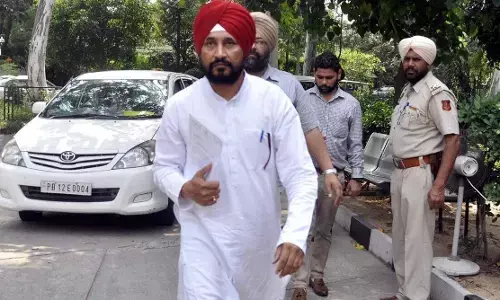 Punjab New CM Oath: पंजाब के पहले दलित मुख्यमंत्री चन्नी आज संभालंगे पद, दो डिप्टी CM का शपथग्रहण भी संभव Punjab New CM Oath: पंजाब के पहले दलित मुख्यमंत्री चन्नी आज संभालंगे पद, दो डिप्टी CM का शपथग्रहण भी संभव