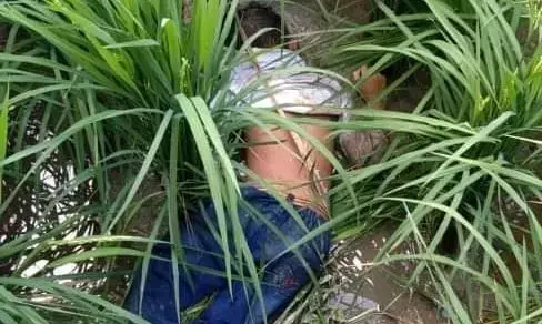 दुष्कर्म के बाद हत्या 8 साल की मासूम लड़की की स्कूल जाते समय दुष्कर्म के बाद हत्या 8 साल की मासूम लड़की की स्कूल जाते समय