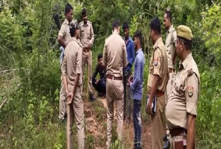 एक माह बाद जंगल में मिला तीन कंकाल, इलाके में सनसनी, मां के साथ निकली थी तीनों बहने एक माह बाद जंगल में मिला तीन कंकाल, इलाके में सनसनी, मां के साथ निकली थी तीनों बहने