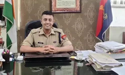 IPS रोहन प्रमोद बोत्रे की टीम को दिया योगी सरकार ने दो लाख का पुरस्कार IPS रोहन प्रमोद बोत्रे की टीम को दिया योगी सरकार ने दो लाख का पुरस्कार