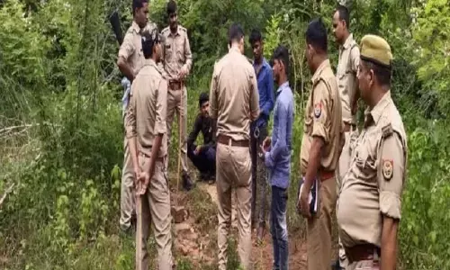 एक माह बाद जंगल में मिला तीन कंकाल, इलाके में सनसनी, मां के साथ निकली थी तीनों बहने एक माह बाद जंगल में मिला तीन कंकाल, इलाके में सनसनी, मां के साथ निकली थी तीनों बहने